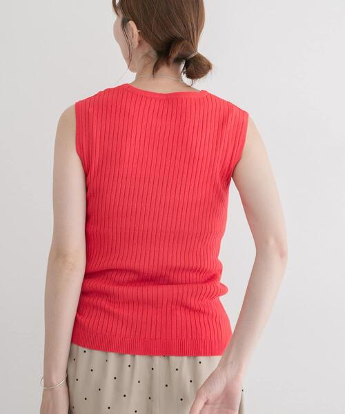 ITEMS URBANRESEARCH(アイテムズ アーバンリサーチ)の「『洗濯可』ワイドノースリーブニット(ニット/セーター・レディース・カーキ/レッド/オフホワイト/ネイビー・FREE)」の7枚目の写真