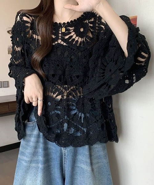 Pittok(ピットク)の「クロシェ編み風フラワーニットトップス(ニット/セーター・レディース・ブラック/ベージュ・MEDIUM)」の4枚目の写真