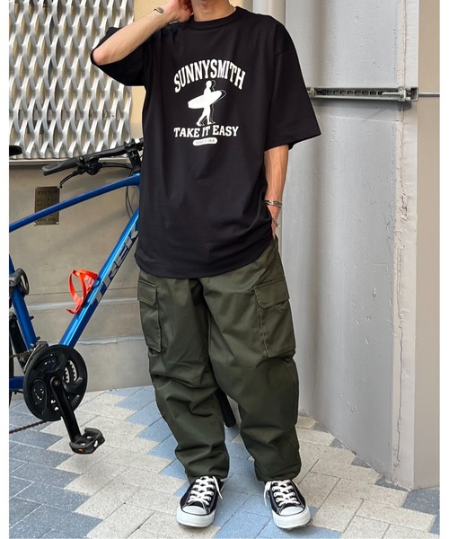 Sunny Smith(サニースミス)の「【Sunny Smith】アーチロゴ 11.6オンスウルトラヘヴィーウェイトTシャツ(Tシャツ/カットソー・メンズ・ブラック/チャコールグレー・MEDIUM/LARGE)」の6枚目の写真