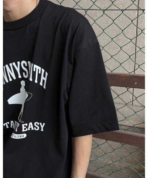 Sunny Smith(サニースミス)の「【Sunny Smith】アーチロゴ 11.6オンスウルトラヘヴィーウェイトTシャツ(Tシャツ/カットソー・メンズ・ブラック/チャコールグレー・MEDIUM/LARGE)」の8枚目の写真