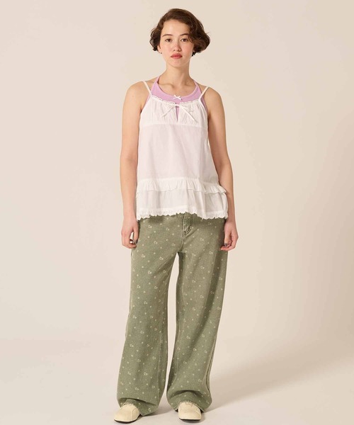 TINA:JOJUN(ティーナジョジュン)の「花柄 ルーズ カラー デニムパンツ TINA:JOJUN(デニムパンツ・レディース・パープル/カーキ・M/S)」の2枚目の写真