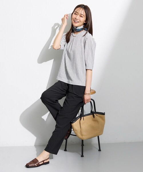 INDIVI(インディヴィ)の「【着る日傘】イージーテーパードパンツ(その他パンツ・レディース・ブラック/ダークグレー/ブラウン系・40/38/36/13/15 /05/19)」の14枚目の写真