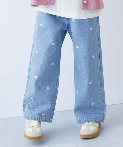 devirock(デビロック)の「360度かわいい ハートと花がえらべる 全面 刺繍 デニム ワイドパンツ(デニムパンツ・キッズ・ネイビー系2/サックスブルー系1/ネイビー系1/サックスブルー系2/サックスブルー系3/ブラック系・100cm/110cm/120cm/130cm/140cm/150cm/160cm)」の5枚目の写真