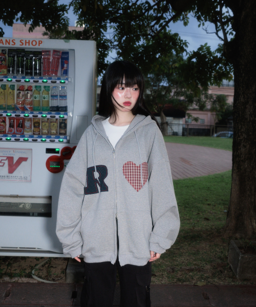 ROSEFRANTZ（ロゼフランツ）の「Heart Check Overfit Hood Zip-Up [Gray]（パーカー・レディース・ライトグレー・OS）」の9枚目の写真