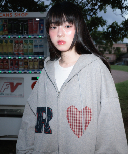 ROSEFRANTZ（ロゼフランツ）の「Heart Check Overfit Hood Zip-Up [Gray]（パーカー・レディース・ライトグレー・OS）」の7枚目の写真