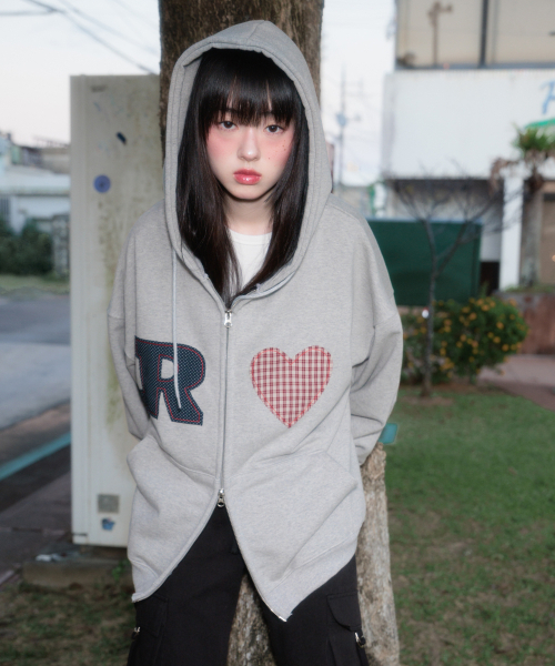 ROSEFRANTZ（ロゼフランツ）の「Heart Check Overfit Hood Zip-Up [Gray]（パーカー・レディース・ライトグレー・OS）」の6枚目の写真