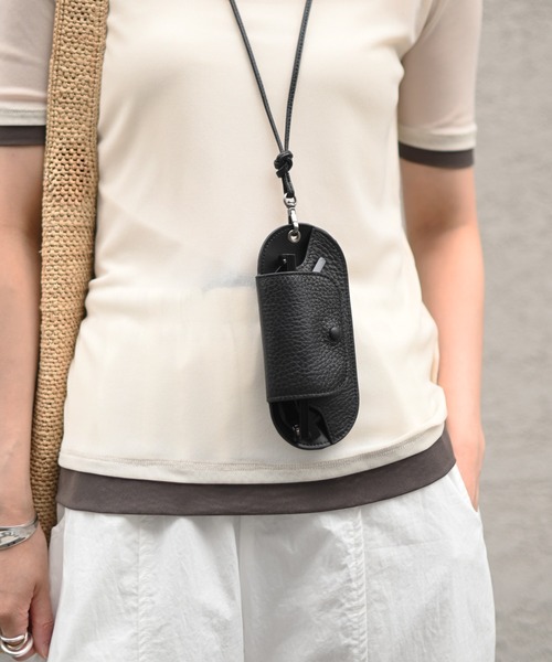 Marient(マリエント)の「Lambskin Glasses Holder / ラムスキンサングラスホルダーネックレス(サングラス・レディース・ブラック・FREE)」の10枚目の写真