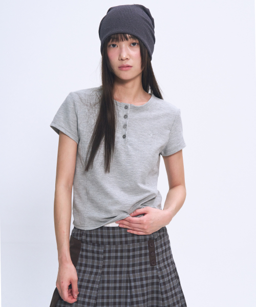 SOME PLACE（サムプレイス）の「ストライプワッフル配色ポイントロゴ刺繍フードパーカー＆半袖Tシャツレイヤードセット[グレー]（Tシャツ/カットソー・レディース・グレー・FREE）」の10枚目の写真