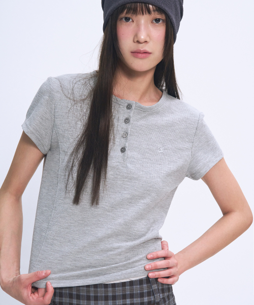 SOME PLACE（サムプレイス）の「ストライプワッフル配色ポイントロゴ刺繍フードパーカー＆半袖Tシャツレイヤードセット[グレー]（Tシャツ/カットソー・レディース・グレー・FREE）」の11枚目の写真