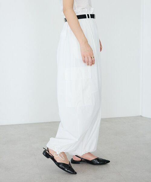 CRAFT STANDARD BOUTIQUE(クラフトスタンダードブティック)の「ベルト付ライトタフタカーゴパンツ(その他パンツ・レディース・ベージュ/ホワイト・M/L)」の16枚目の写真