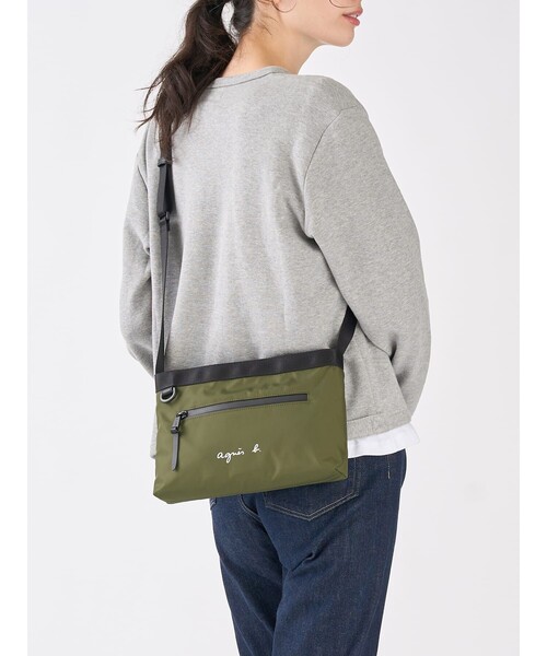 agnes b.(アニエスベー)の「ナイロン スモール ショルダーバッグ "Fred" ABH02-03(ショルダーバッグ・メンズ・カーキ・FREE)」の11枚目の写真