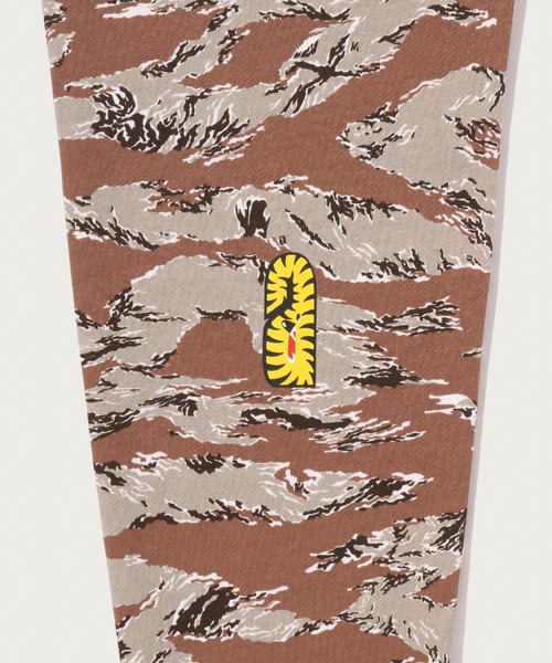 A BATHING APE（アベイシングエイプ）の「TIGER CAMO TIGER FULL ZIP HOODIE（パーカー・メンズ・ベージュ/グリーン・LARGE/X-LARGE/MEDIUM/XX-LARGE/SMALL/XXX-LARGE）」の13枚目の写真