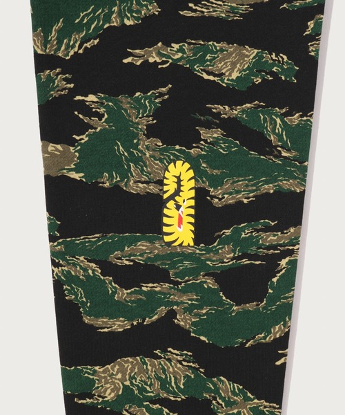 A BATHING APE（アベイシングエイプ）の「TIGER CAMO TIGER FULL ZIP HOODIE（パーカー・メンズ・ベージュ/グリーン・LARGE/X-LARGE/MEDIUM/XX-LARGE/SMALL/XXX-LARGE）」の14枚目の写真