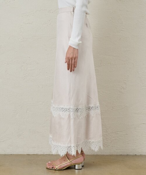 La boutique BonBon(ラブティックボンボン)の「起毛サテンレース付きナロースカート(スカート・レディース・ライトベージュ・34/36/38)」の8枚目の写真