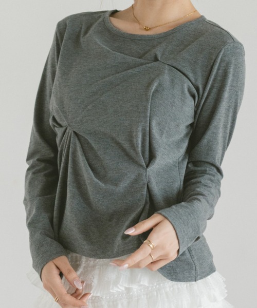 VANNIE U(ヴァニーユー)の「タックデザインドレープカットソー(Tシャツ/カットソー・レディース・グレー/ホワイト・FREE)」の14枚目の写真