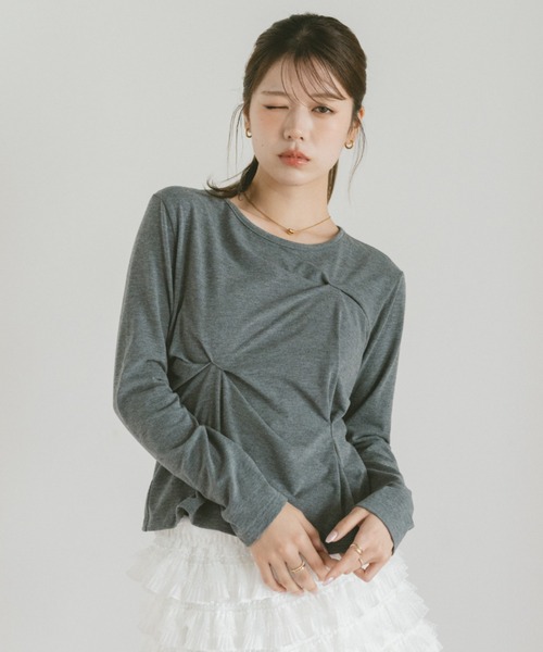 VANNIE U(ヴァニーユー)の「タックデザインドレープカットソー(Tシャツ/カットソー・レディース・グレー/ホワイト・FREE)」の18枚目の写真
