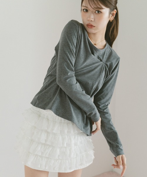 VANNIE U(ヴァニーユー)の「タックデザインドレープカットソー(Tシャツ/カットソー・レディース・グレー/ホワイト・FREE)」の16枚目の写真