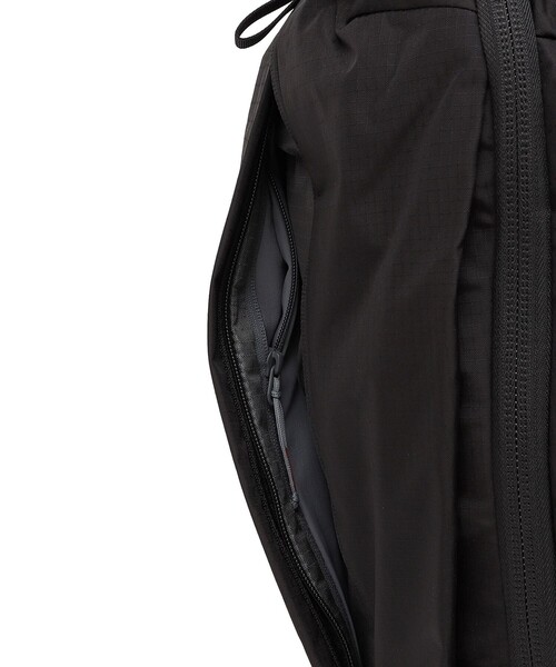 SHIPS any(シップス エニィ)の「ABLE CARRY: 26L Max EDC バックパック(トートバッグ・メンズ・ブラック・ONE SIZE)」の11枚目の写真