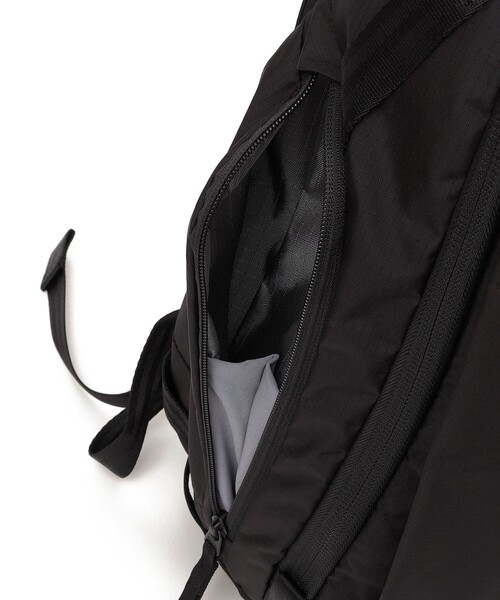 SHIPS any(シップス エニィ)の「ABLE CARRY: 26L Max EDC バックパック(トートバッグ・メンズ・ブラック・ONE SIZE)」の12枚目の写真