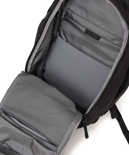 SHIPS any(シップス エニィ)の「ABLE CARRY: 26L Max EDC バックパック(トートバッグ・メンズ・ブラック・ONE SIZE)」の14枚目の写真