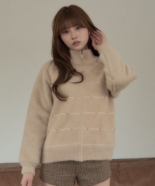TITTY&CO.(ティティーアンドコー)の「ビジューシャギージップニット(カーディガン/ボレロ・レディース・ブラック/アイボリー/ベージュ・FREE)」の8枚目の写真