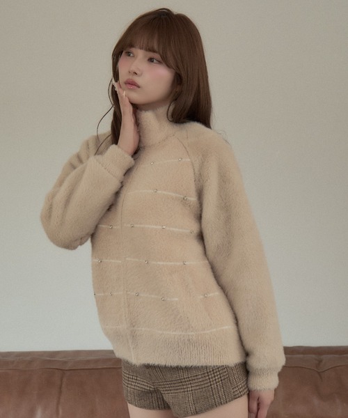 TITTY&CO.(ティティーアンドコー)の「ビジューシャギージップニット(カーディガン/ボレロ・レディース・ブラック/アイボリー/ベージュ・FREE)」の9枚目の写真