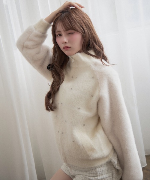TITTY&CO.(ティティーアンドコー)の「ビジューシャギージップニット(カーディガン/ボレロ・レディース・ブラック/アイボリー/ベージュ・FREE)」の19枚目の写真