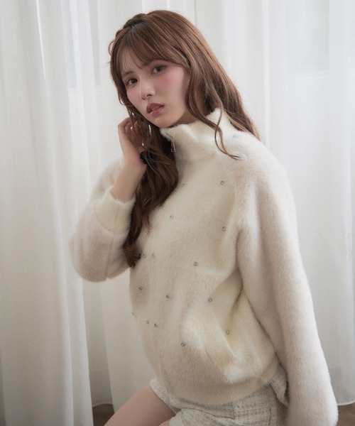 TITTY&CO.(ティティーアンドコー)の「ビジューシャギージップニット(カーディガン/ボレロ・レディース・ブラック/アイボリー/ベージュ・FREE)」の13枚目の写真