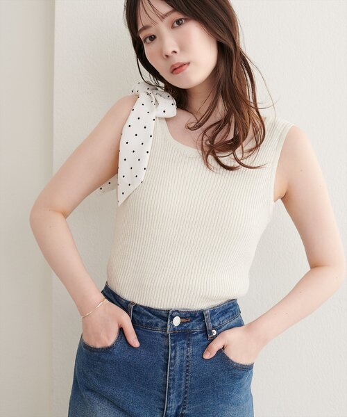 natural couture(ナチュラルクチュール)の「リボン付きラメリブタンク(ニット/セーター・レディース・ブラウン/ベージュ/サックスブルー/オフホワイト/ブラック・FREE)」の7枚目の写真