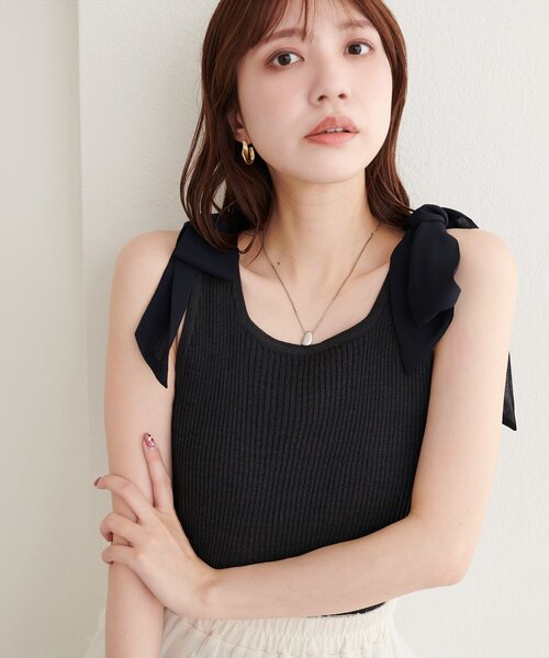 natural couture(ナチュラルクチュール)の「リボン付きラメリブタンク(ニット/セーター・レディース・ブラウン/ベージュ/サックスブルー/オフホワイト/ブラック・FREE)」の13枚目の写真