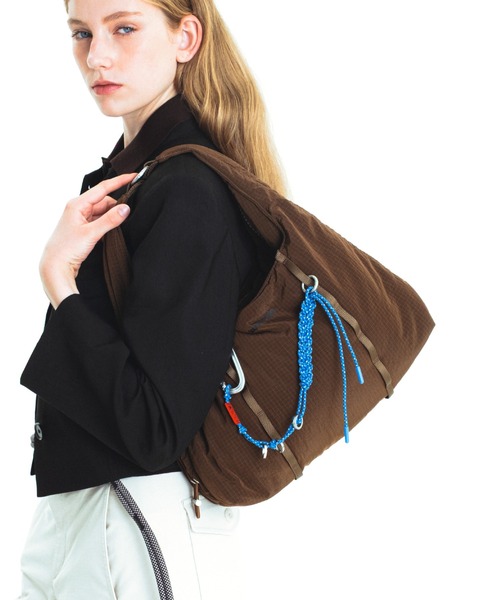 Topologie(トポロジー)の「Cloud Hobo Small(クラウド ホーボー スモール)(ショルダーバッグ・レディース・ブルー/ブラウン・ONE SIZE)」の6枚目の写真
