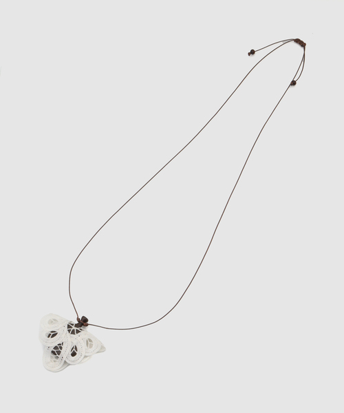 SLOBE IENA(スローブイエナ)の「suxu/スゥ batten lace necklace 26A-NC05(ネックレス・レディース・ホワイト・FREE)」の5枚目の写真