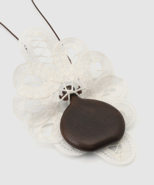 SLOBE IENA(スローブイエナ)の「suxu/スゥ batten lace necklace 26A-NC05(ネックレス・レディース・ホワイト・FREE)」の8枚目の写真