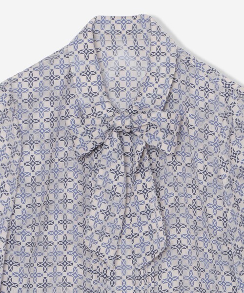 MACKINTOSH LONDON(マッキントッシュ ロンドン)の「【婦人画報10月号掲載】【ANDREW/アンドリュー】バイカラーアンドリュープリントブラウス(シャツ/ブラウス・レディース・ブルー系その他4/ベージュ系その他5・40/38)」の8枚目の写真