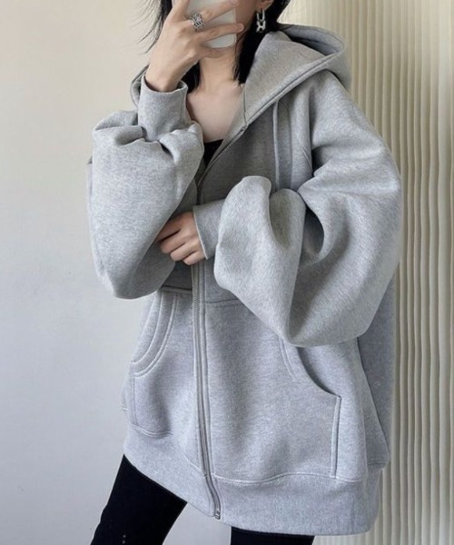 CHUL(チュル)の「オーバーサイズ ジップアップパーカー(パーカー・レディース・ブラック/グレー・X-LARGE/LARGE/MEDIUM/SMALL)」の2枚目の写真