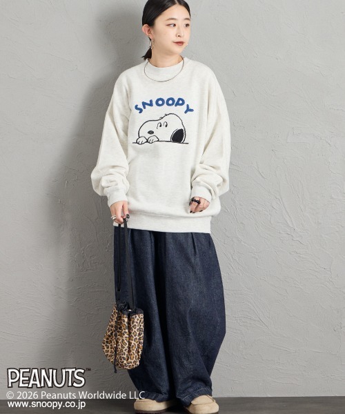 PEANUTS（ピーナッツ）の「【FUDGE 10月号掲載】[PEANUTS×JEANS FACTORY/ピーナッツ×ジーンズ ファクトリー] 別注 スヌーピー / サガラ刺繍クルーネックスウェット（スウェット・レディース・オフホワイト/グレー/ブラック・L/M/S）」の9枚目の写真