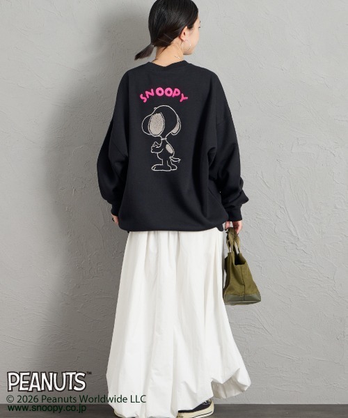 PEANUTS（ピーナッツ）の「【FUDGE 10月号掲載】[PEANUTS×JEANS FACTORY/ピーナッツ×ジーンズ ファクトリー] 別注 スヌーピー / サガラ刺繍クルーネックスウェット（スウェット・レディース・オフホワイト/グレー/ブラック・L/M/S）」の8枚目の写真