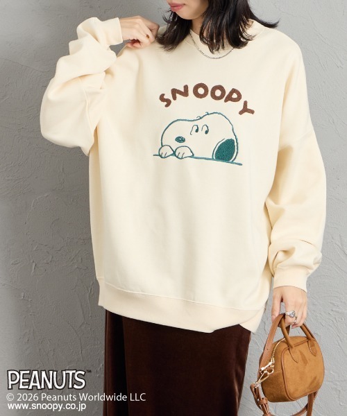 PEANUTS（ピーナッツ）の「【FUDGE 10月号掲載】[PEANUTS×JEANS FACTORY/ピーナッツ×ジーンズ ファクトリー] 別注 スヌーピー / サガラ刺繍クルーネックスウェット（スウェット・レディース・オフホワイト/グレー/ブラック・L/M/S）」の12枚目の写真