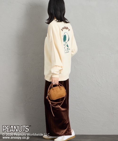 PEANUTS（ピーナッツ）の「【FUDGE 10月号掲載】[PEANUTS×JEANS FACTORY/ピーナッツ×ジーンズ ファクトリー] 別注 スヌーピー / サガラ刺繍クルーネックスウェット（スウェット・レディース・オフホワイト/グレー/ブラック・L/M/S）」の6枚目の写真