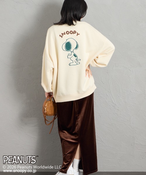 PEANUTS（ピーナッツ）の「【FUDGE 10月号掲載】[PEANUTS×JEANS FACTORY/ピーナッツ×ジーンズ ファクトリー] 別注 スヌーピー / サガラ刺繍クルーネックスウェット（スウェット・レディース・オフホワイト/グレー/ブラック・L/M/S）」の7枚目の写真