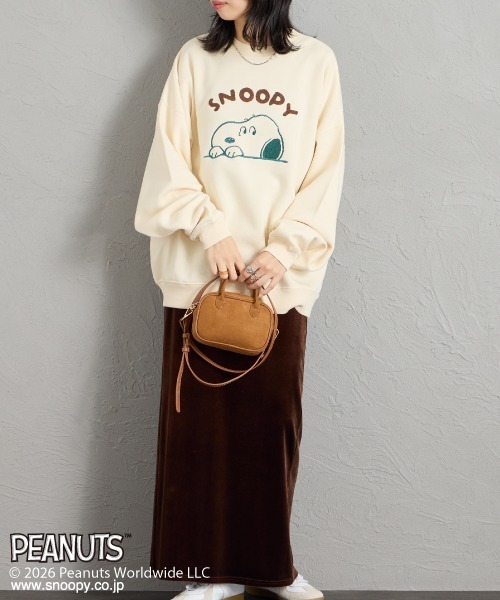 PEANUTS（ピーナッツ）の「【FUDGE 10月号掲載】[PEANUTS×JEANS FACTORY/ピーナッツ×ジーンズ ファクトリー] 別注 スヌーピー / サガラ刺繍クルーネックスウェット（スウェット・レディース・オフホワイト/グレー/ブラック・L/M/S）」の5枚目の写真