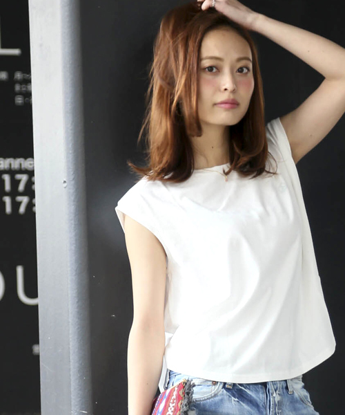 Denime(ドゥニーム)の「プリントクルーネックT-PEACE-(Tシャツ/カットソー・レディース・ブルー/ピンク/ホワイト・FREE)」の22枚目の写真