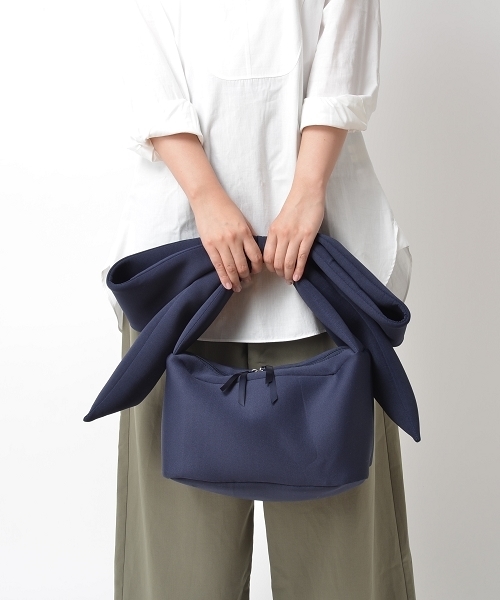 SOLPRESA（ソルプレーサ）の「ボンディングリボンハンドバッグ（ハンドバッグ・レディース・グレー/ブラック/ネイビー・ONE SIZE）」の3枚目の写真