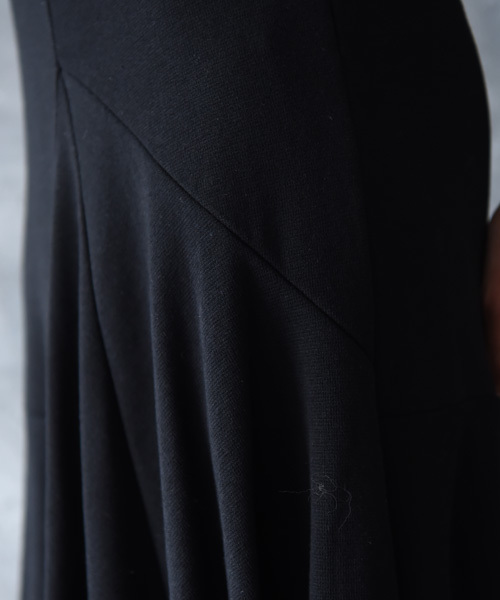 amorous insense（アモラスインセンス）の「デザインフレアスカート（スカート・レディース・ブラック/グリーン・MEDIUM）」の13枚目の写真