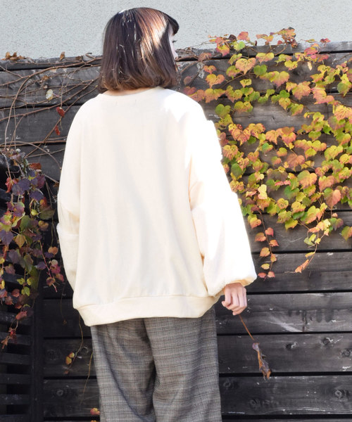 w closet(ダブルクローゼット)の「エコファー切替プルオーバー(Tシャツ/カットソー・レディース・ブラック/アイボリー/ピンク・FREE)」の4枚目の写真