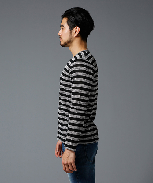 AZUL by moussy（アズールバイマウジー）の「トリコットボーダーVネック長袖T（Tシャツ/カットソー・メンズ・ブラック系その他・LARGE/SMALL/MEDIUM）」の7枚目の写真