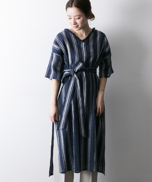 URBAN RESEARCH（アーバンリサーチ）の「先染ドビーストライプワンピース（ワンピース・レディース・ホワイト系その他/レッド系その他/ブルー系その他・FREE）」の4枚目の写真