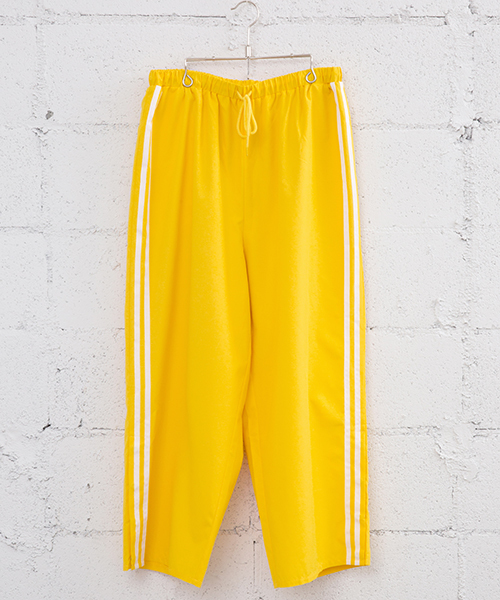 PUNYUS(プニュズ)の「ナイロンラインパンツ(その他パンツ・レディース・グリーン/レッド/イエロー/ピンク/ブラック・1/3/4/2)」の3枚目の写真