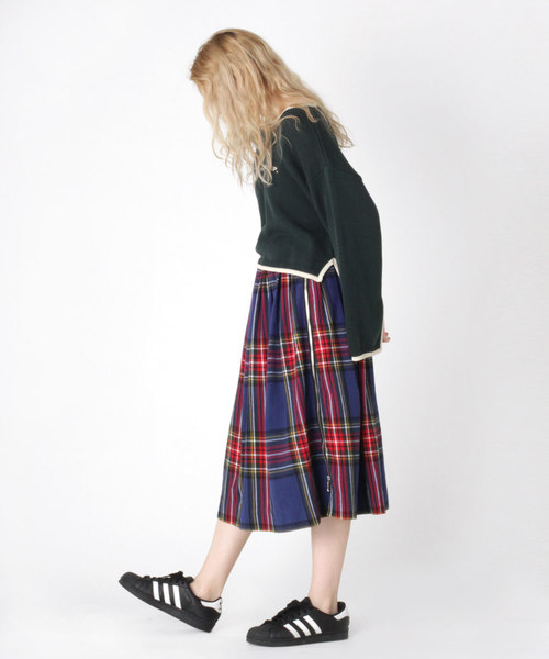 RNA（アールエヌエー）の「K2342 スリットスリーブニット（ニット/セーター・レディース・ネイビー/グリーン/キナリ・MEDIUM）」の16枚目の写真