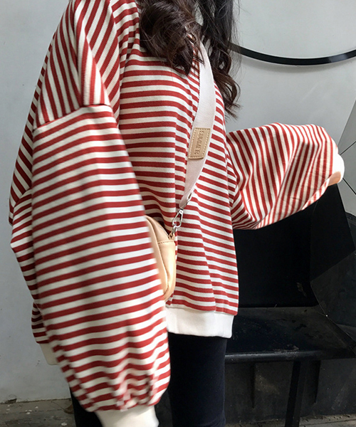 c.u.l（シーユーエル）の「【c.u.l】【2019AW】オーバーサイズ ボーダー スウェット chw711（スウェット・レディース・ブラック/レッド/マスタード・FREE）」の13枚目の写真